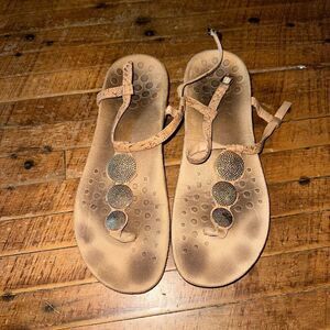 Vionic metallic medallion flat ortho size 9 sandals